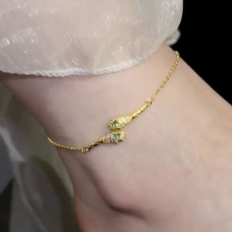 In 2025, it will be hot-selling, light luxury, fashionable, high-end spirit snake ankle chain, elegant niche design, versatile niche design