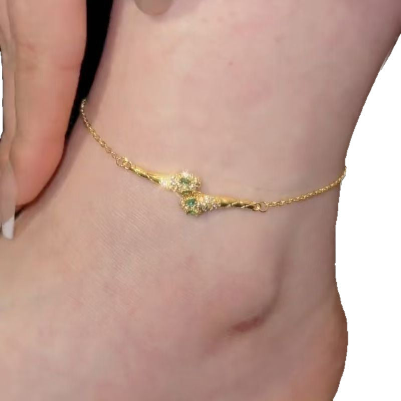 In 2025, it will be hot-selling, light luxury, fashionable, high-end spirit snake ankle chain, elegant niche design, versatile niche design