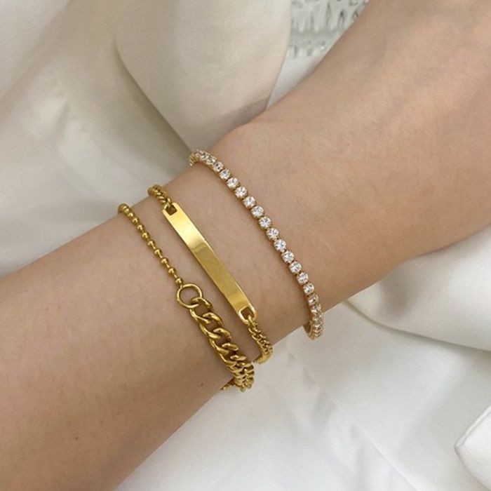 The new cross-border stainless steel diamond bracelets from Europe and the United States are cold and indifferent, and there are many rows of diamond micro-inlaid zircon jewelry, men's and women's hand jewelry