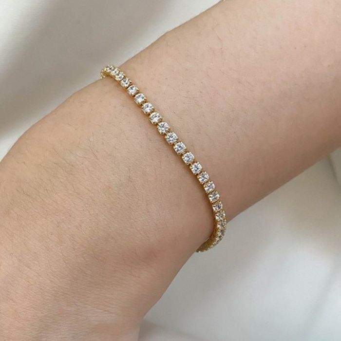 The new cross-border stainless steel diamond bracelets from Europe and the United States are cold and indifferent, and there are many rows of diamond micro-inlaid zircon jewelry, men's and women's hand jewelry