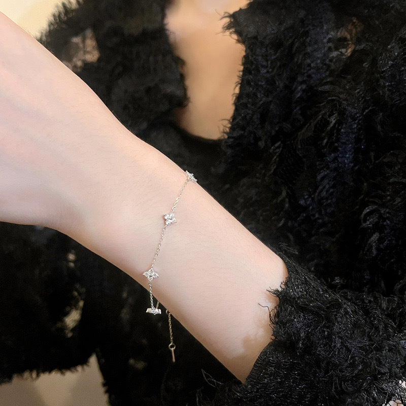 Luxury Lucky Clover Bracelet