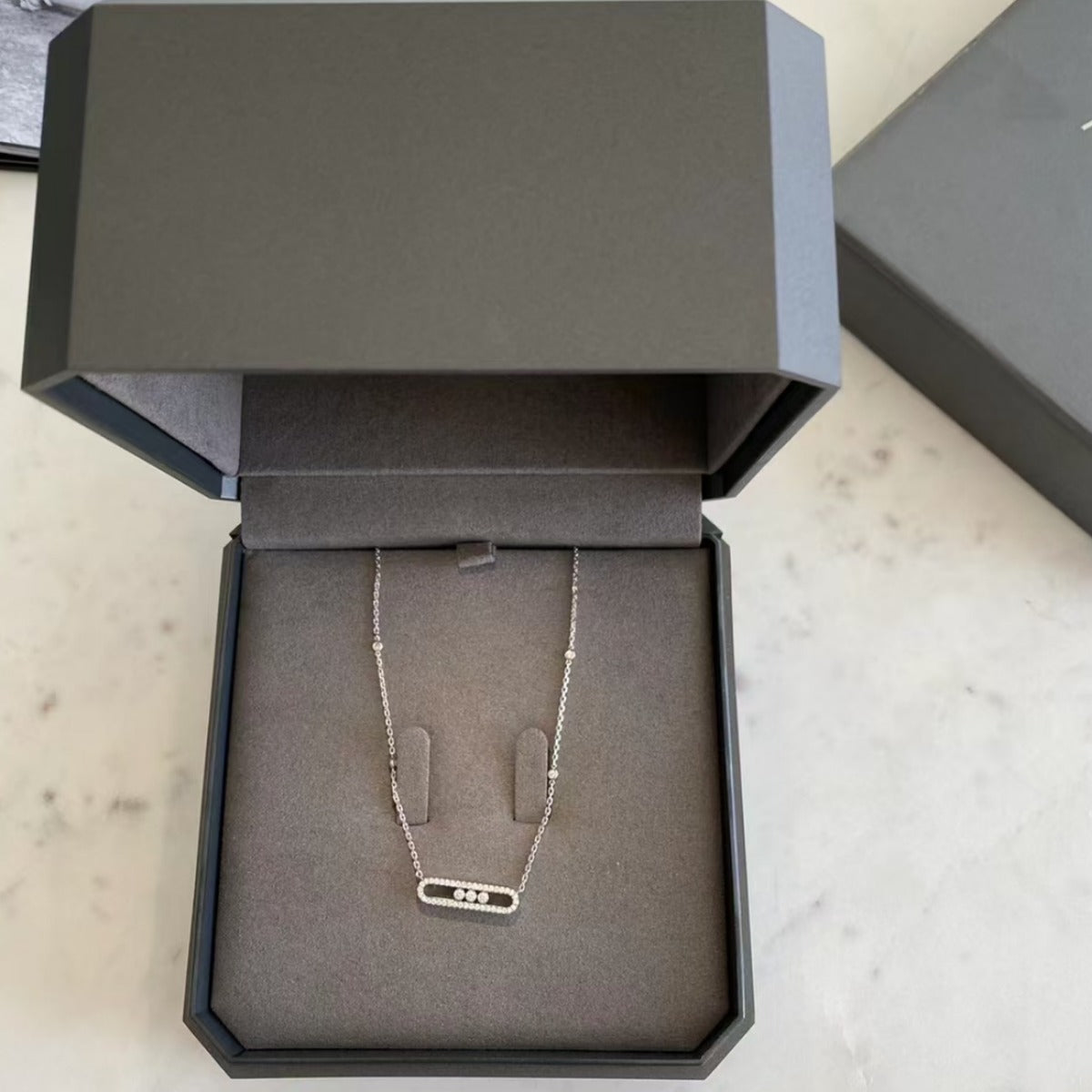 Horizontal Liority Pendant Chain